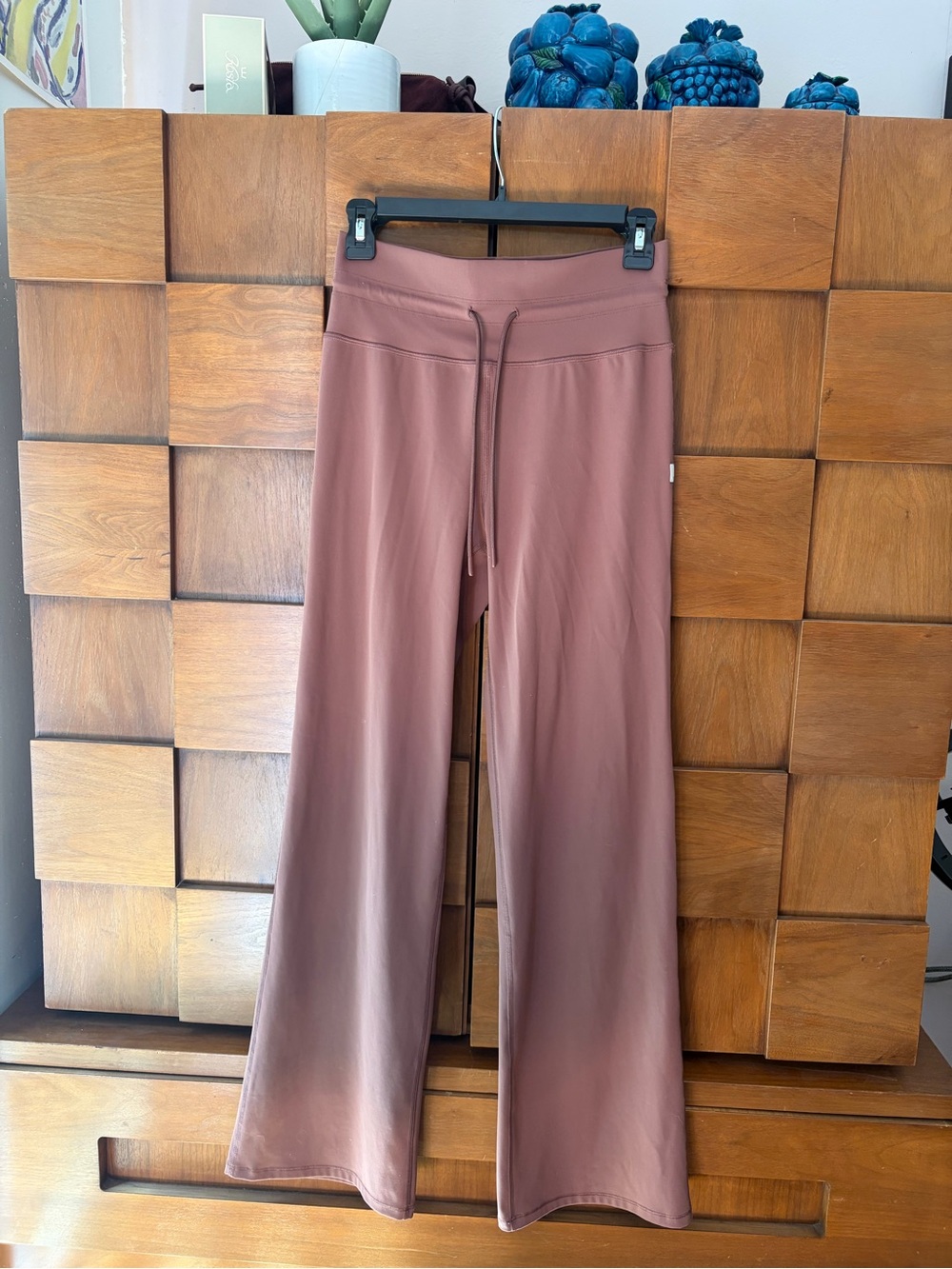 Vuori the Daily Wide-Leg Drawstring Pants - Mauve Brown